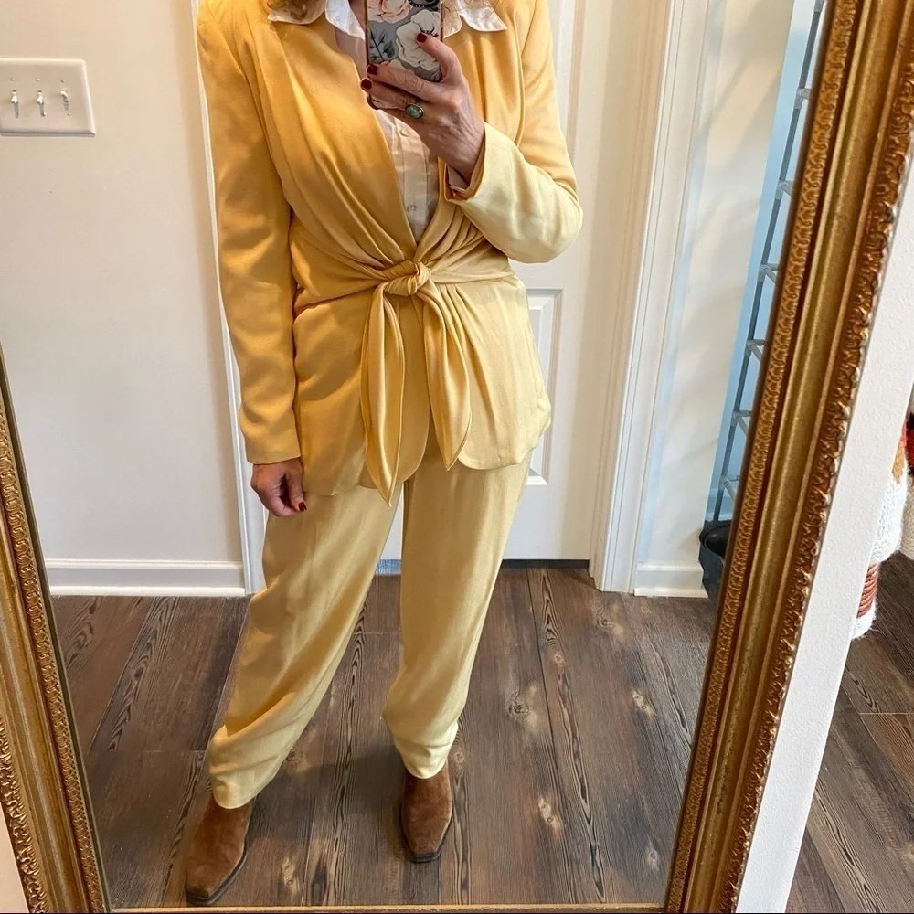 Vintage Suit Buttery soft yellow high-rise two-piece suit size 6 - Picture 3 of 15